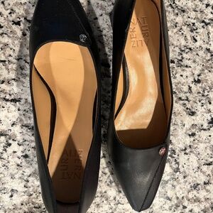 Naturalizer black Georgia pump shoes